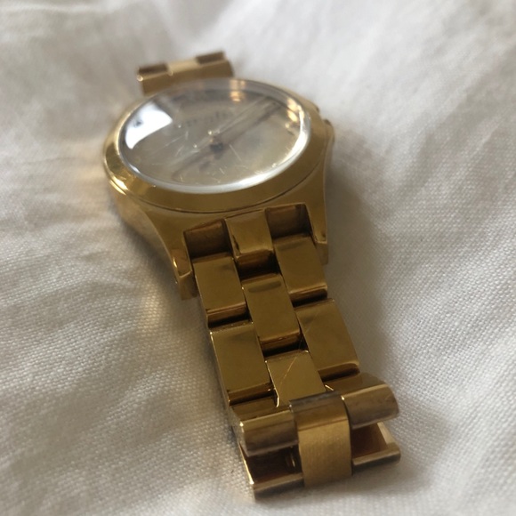 Marc Jacobs Gold Watch - Picture 4 of 7